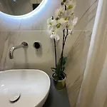 Luxury Close To Citylife, Metro & Dining Holiday home *