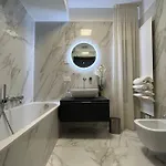 Luxury Close To Citylife, Metro & Dining Holiday home *