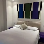 Holiday home Luxury Close To Citylife, Metro & Dining