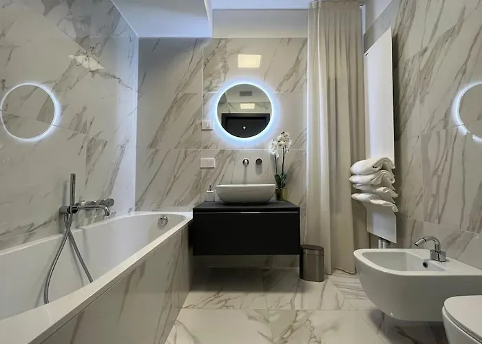 Luxury Close To Citylife, Metro & Dining Prázdninový dům *