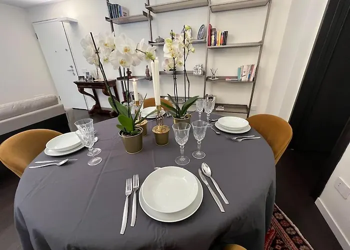 Luxury Close To Citylife, Metro & Dining