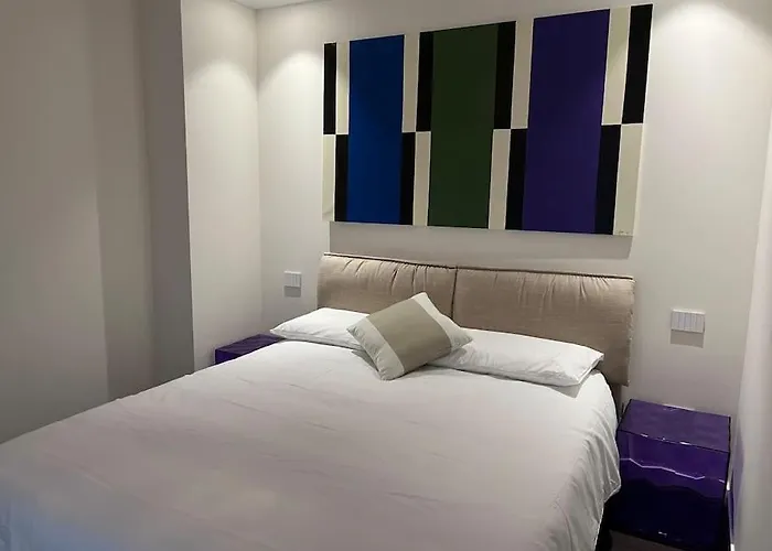 Prázdninový dům Luxury Close To Citylife, Metro & Dining